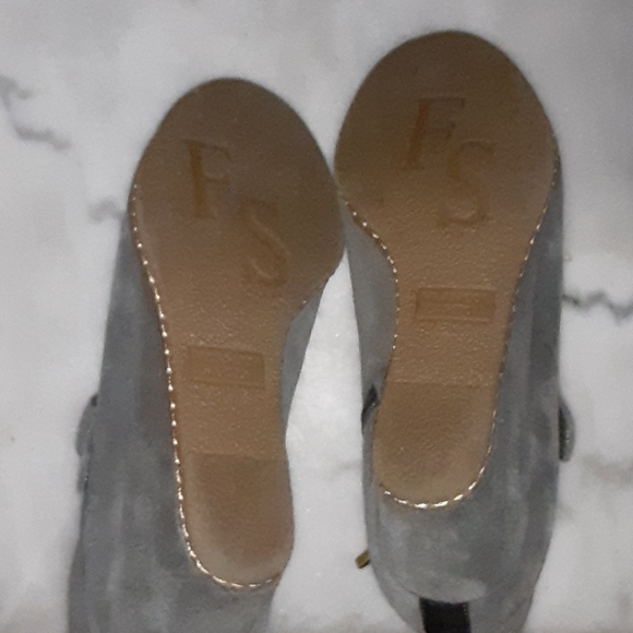 Franco Sarto suede wedge booties like new sz 7 - Picture 5 of 5